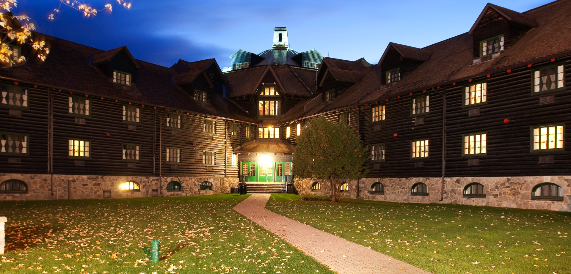 Le Château Montebello Guest Services Fairmont Le Château Montebello