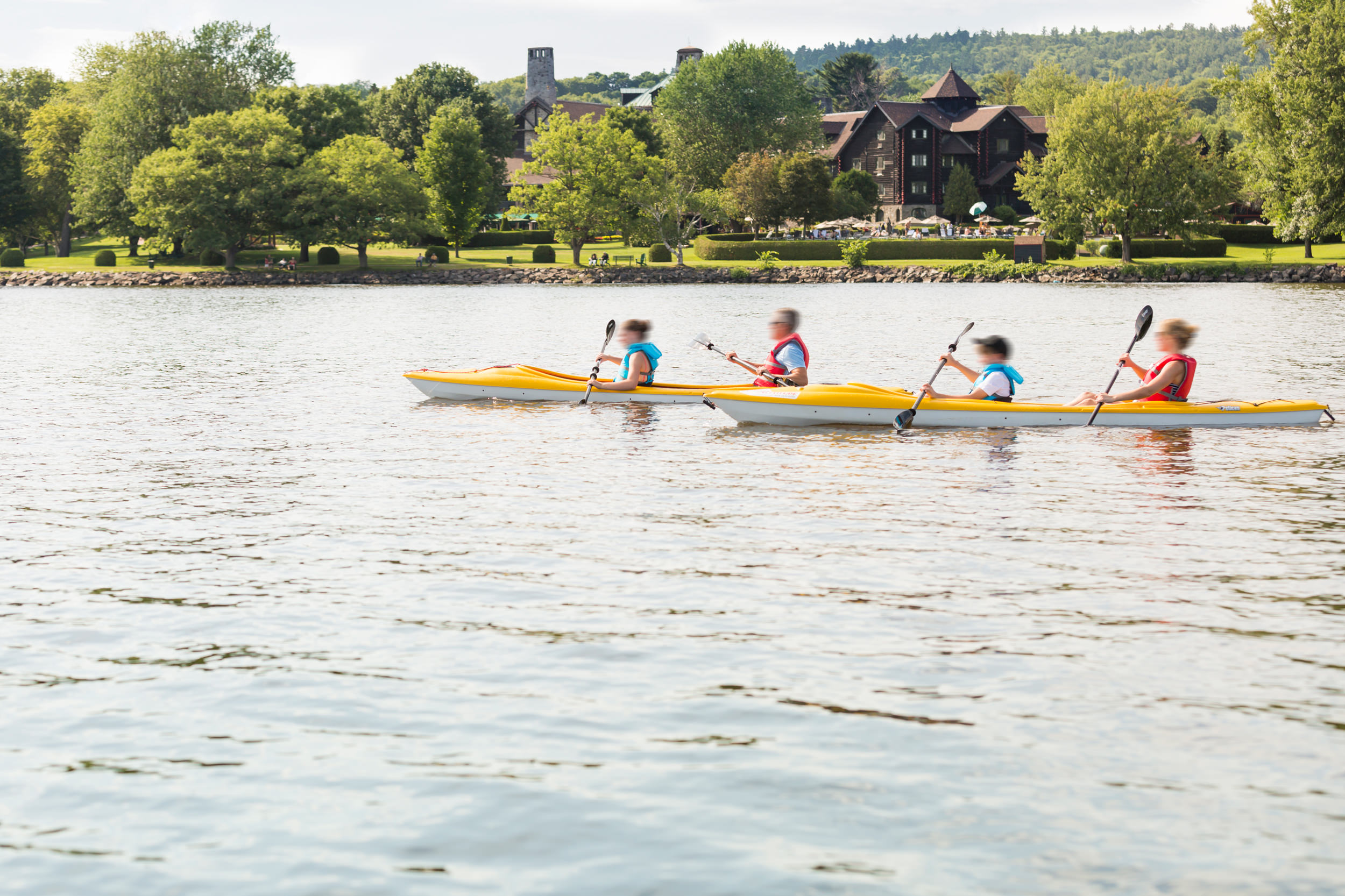 un kayak de famille