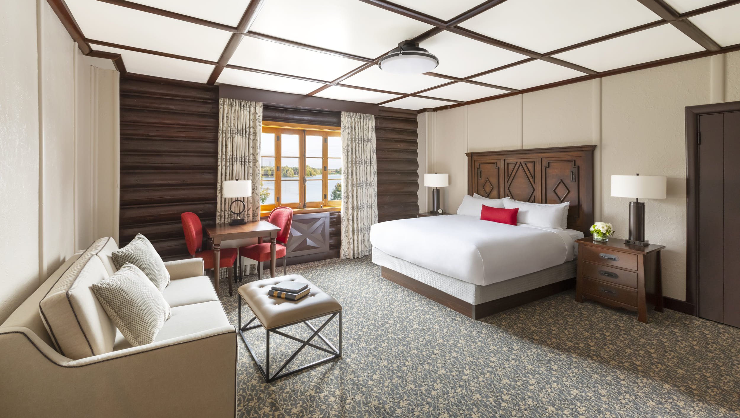 chambre avec coin salon et bureau