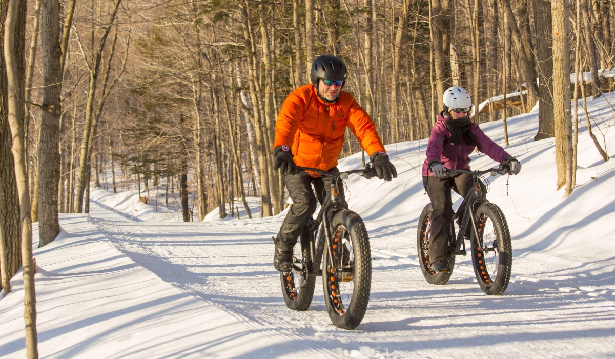 chateau montebello winter bike route track cycling snow couple fatbikes winter tire